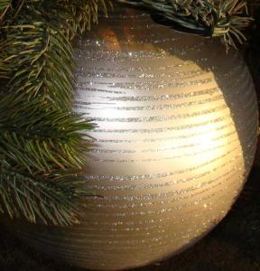 gold ball_pic_crop560x583